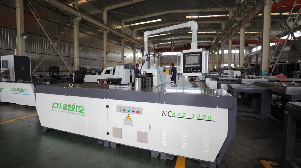 NC.40Z-1200 CNC النحاس بسبار الانحناء آلة النحاس الانحناء أداة