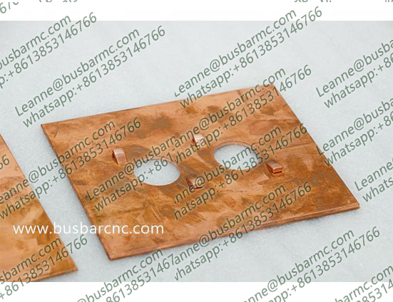 CNC stroj pro výrobu spojů přípojnicových systémů (BBT)